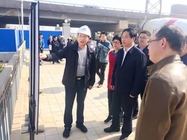 金国发调研黄家湖大道综合整治工程2.jpg 金国发调研黄家湖大道综合整治工程2.jpg